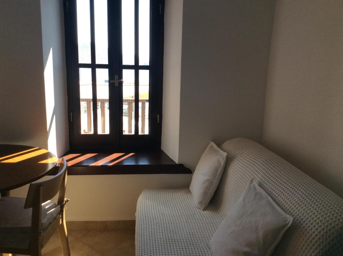 Amalia Harbor Appartement Chalki Town Buitenkant foto