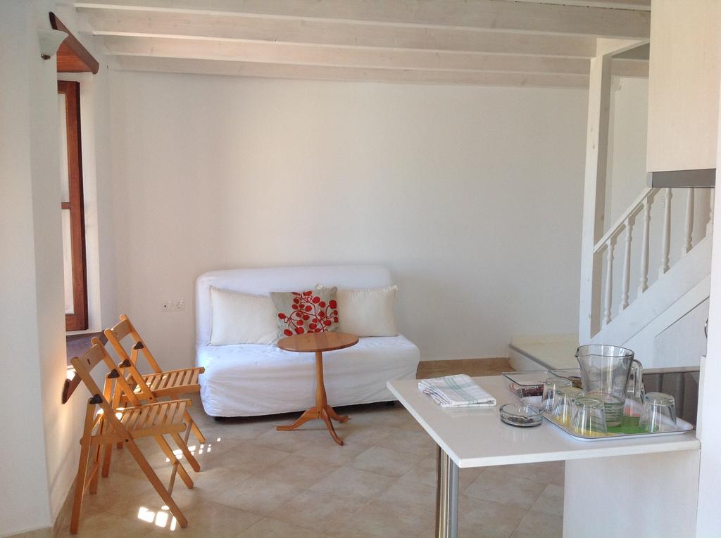 Amalia Harbor Appartement Chalki Town Buitenkant foto